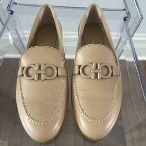 Salvatore Ferragamo Trifoglio loafer. Size 10